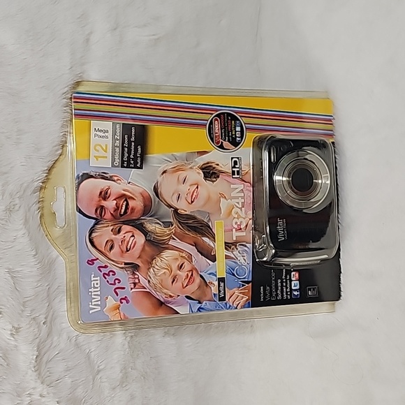 Vintage Vivitar 12 Mega Pixels Optical 3x Zoom Vivicam T324N - Picture 1 of 5